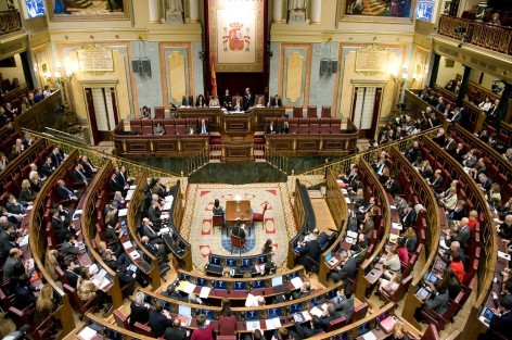 مجلس الشيوخ الإسباني يصادق على القانون التنظيمي حول تنازل الملك خوان كارلوس الأول عن العرش