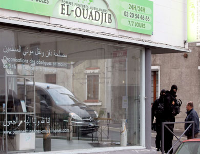 إعتقال رجل في شمال فرنسا بشبهة تجنيد جهاديين وإرسالهم إلى سوريا