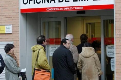 إسبانيا تمدد برنامج مساعدات العاطلين عن العمل ستة أشهر أخرى