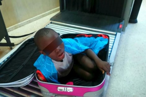 إحباط عملية تهريب طفل داخل حقيبة سفر بالمعبرالحدودي بسبة