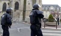 انتهاء عملية احتجاز الرهائن و اجلاء 18 شخصا في مركز تجاري شمال باريس