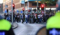 الشرطة الهولندية توقف أكثر من 160 شخصا على خلفية احتجاجات منددة بمقتل مهاجر
