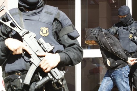 اعتقال 14شخصا في عملية أمنية مشتركة بين اسبانيا والمغرب يشتبه بتجنيدهم مقاتلين لتنظيم الدولة