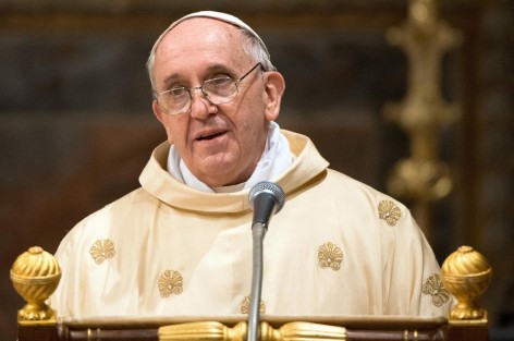 بابا الفاتيكان يدعوا كنائس اوروبا لايواء اللاجئين  الفارين من الحرب