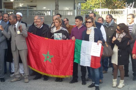 الجالية المغربية بجهة الطريفينطو تحتج على قرار إقالة قنصل المملكة بفيرونا