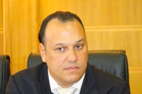 مستشار وزير الجالية السابق  يغادر سجن العرائش بعد أدائه 100 مليون سنتيم