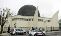 اتحاد مساجد فرنسا يدين عملية وضع رأس خنزير فوق سياج مسجد بمرسيليا