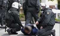 ألمانيا تعتقل رجلا “باع” أسلحة لمهاجمي باريس