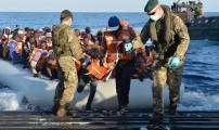 خفر السواحل الايطالية ينقذ أكثر من 1500 مهاجرا سريا عبر قناة صقيلية