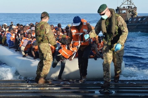 خفر السواحل الايطالية ينقذ أكثر من 1500 مهاجرا سريا عبر قناة صقيلية