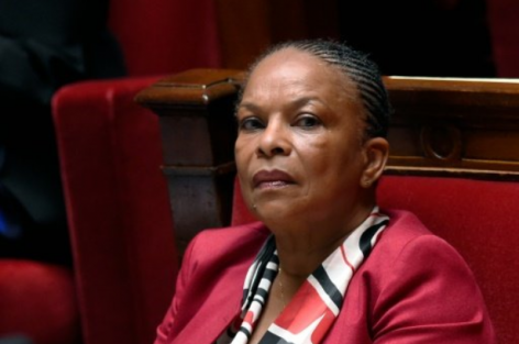 وزيرة العدل الفرنسية تقدم استقالها احتجاجا على مقترح اسقاط الجنسية