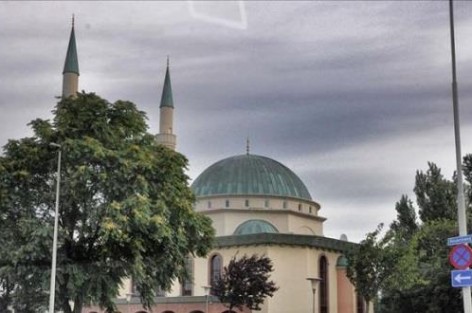 تلقي مجموعة من المساجد في هولندا رسائل مسيئة للإسلام يثير استنكار المجلس الأوروبي للعلماء المغاربة