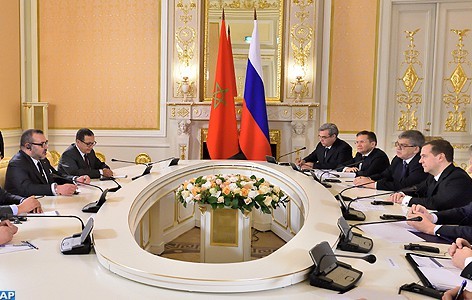 صاحب الجلالة الملك محمد السادس يتباحث بموسكو مع الوزير الأول الروسي  السيد ديمتري مدفيديف.