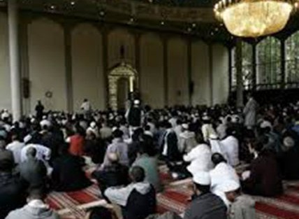 الجالية المسلمة في بولونيا ترد على تصريح مرشح رابطة الشمال الذي وصف المساجد بثكنات للكراهية