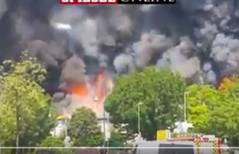 ألمانيا: لاجئان مغربيان يضرمان النار في مركز لايواء المهاجرين بسبب موعد وجبة السحور