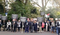 بريطانيون يحتجون أمام سفارة المغرب بلندن احتجاجا على فيوليا وأمانديس