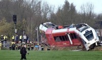 عشرات الجرحى في حادث اصطدام شاحنة حليب بقطار ركاب شمال هولندا
