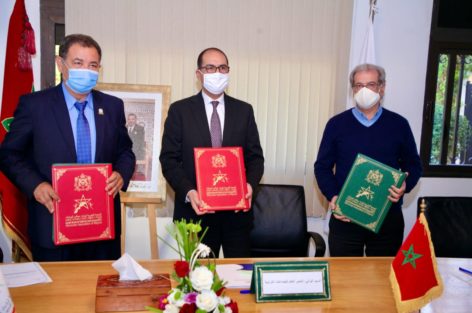 إتفاقية شراكة بين الجمعية المغربية لرؤساء مجالس الجماعات من أجل “ميزة الجماعة المواطنة”