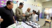 مبادرة إنسانية لجمعية حكمة بمدرسة مولاي عبد الله بالمحمدية.. توزيع نظارات طبية ودواء لفائدة الأطفال